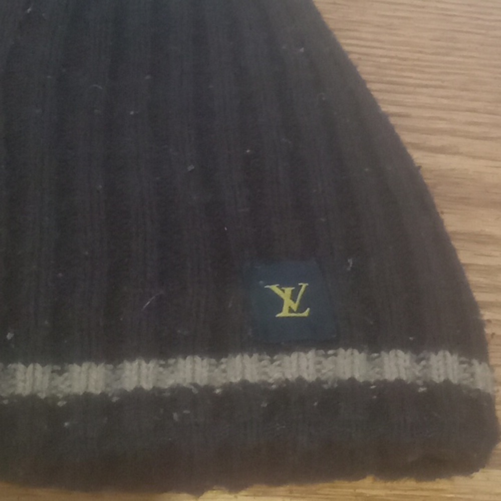 COPY - Toque - Picture 2 of 4